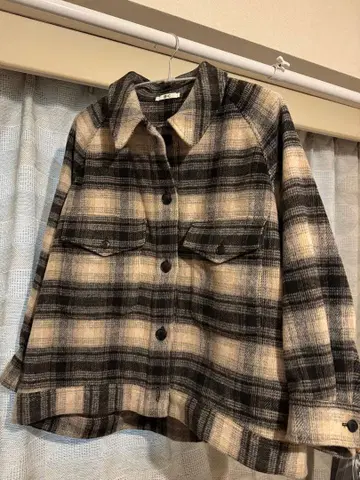 유니클로 C UNIQLO 오버 사이즈 체크 숏코트