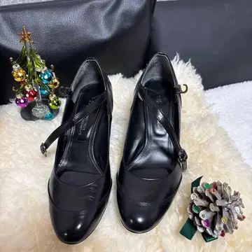 23구 블랙 펌프스