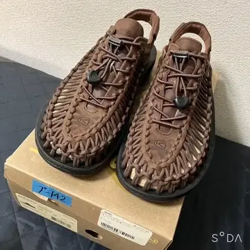 [ 미사용 ] KEEN UNEEK LEATHER 브라운 ( 푸우142 )