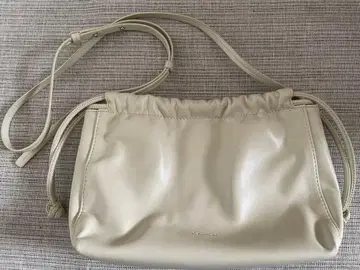 캘빈 클라인 진스 아이보리 숄더백