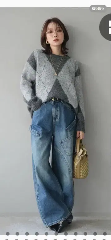 아가일 니트 스웨터와 데님 와이드 레그 팬츠 L 사이즈