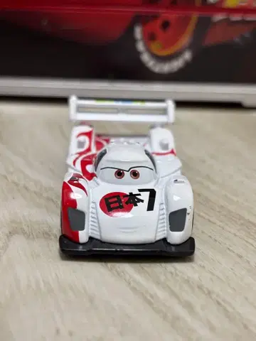 카즈 토미카 슈우 토도로키