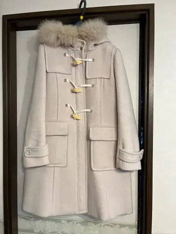 질바이질스튜어트 퍼 포함 라이트 베이지 더플 코트