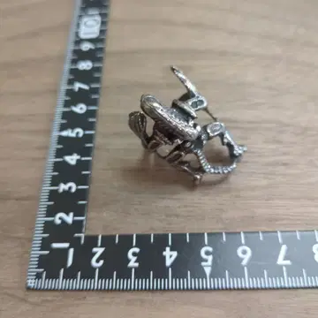 에이리언풍 실버 반지 약 18호