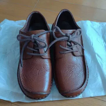 La new 브라운 레이스업 슈즈