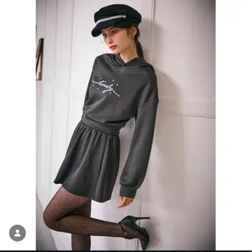 로얄 파티 그레이 후드 부착 맨투맨 스커트 셋업