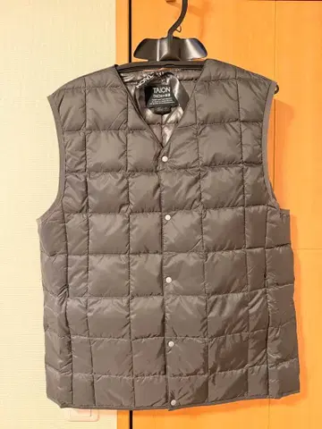 TAION 다운 베스트 V넥 M 사이즈 다크 차콜