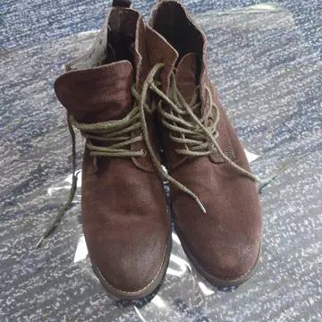 HARE 브라운 스웨이드 부츠