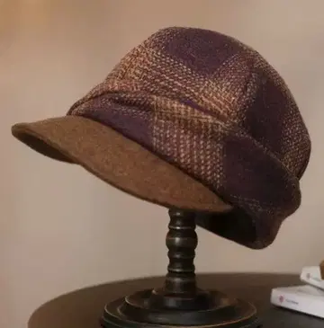 보라색 계열 체크 무늬 헌팅 모자