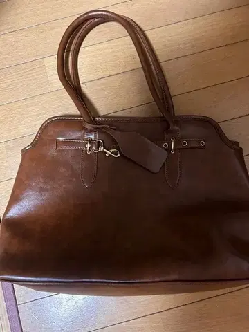 브라운 가죽 토트백 택 포함