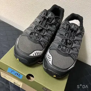 [ 미사용 ] KEEN VERSATRAIL 블랙 그레이 ( 푸 145 )