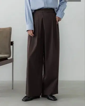 [ 미사용 새상품 ] crewre 비대칭 투 턱 팬츠 다크 브라운