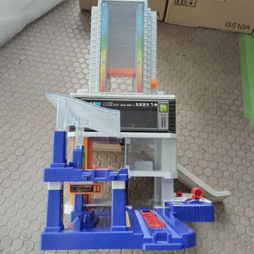 프라레일 오르락내리락 입체 교차 메가 역 빌딩