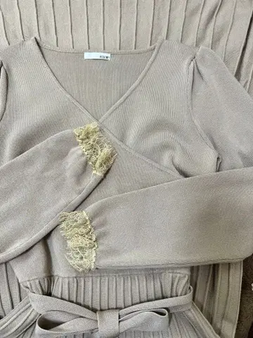 베이지 랩 드레스 플리츠 스커트 새상품급