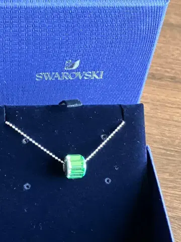 SWAROVSKI 스와로브스키 목걸이 스퀘어 스와로 그린