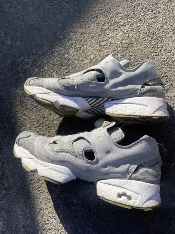 리복 인스타 펌프 그레이 스니커즈