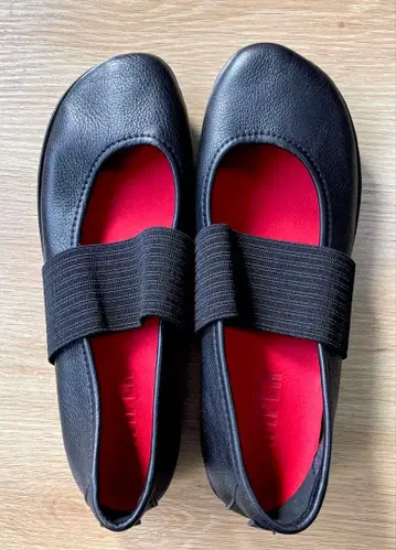 미사용 새상품 캠퍼 CAMPER 라이트니나 38