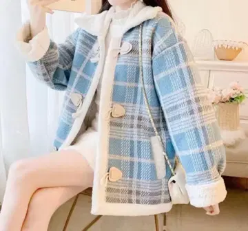 파랑과 화이트 체크 코트