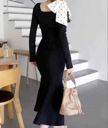 ROYAL PARTY 쇼울더 스카프 부착 니트 머메이드 원피스 어깨 리본