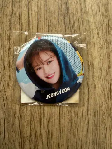 JEONGYEON 풀컬러 핀 배지