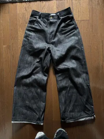 Regen Glanz 배기 데님 팬츠 블랙