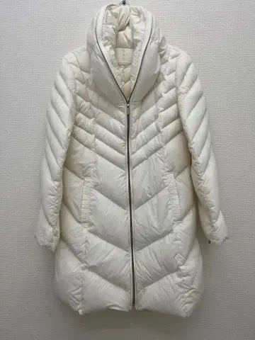 화이트 다운 자켓