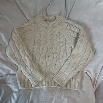 ZARA 화이트 컬러 케이블 니트 스톤 스웨터 S 화이트