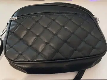 블랙 퀼팅 숄더백