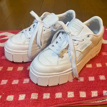 PUMA 플랫폼 스니커즈 화이트