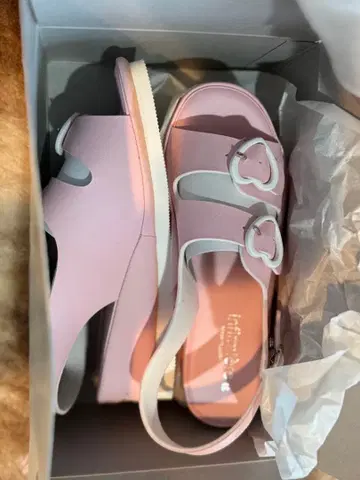 새상품 핑크 하트형 버클 샌들 LL 간호사 신발