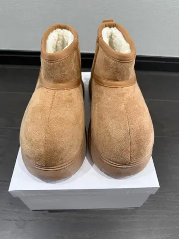 한국 브랜드 3.3 field trip 어그 부츠