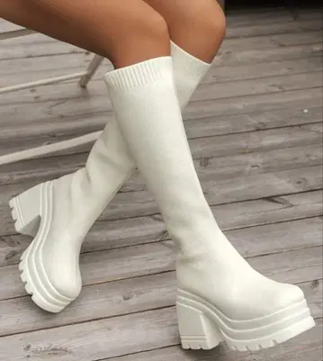 화이트 니트 통굽 롱 부츠