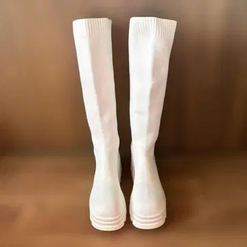 화이트 니트 통굽 롱 부츠
