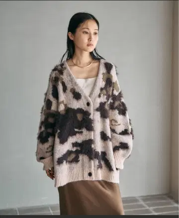 택 포함 미사용 새상품 LEPSIM 5게이지 패턴 샤기 V 가디건