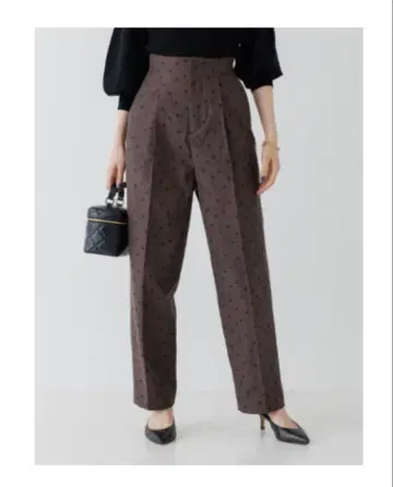 루즈비프 TC 자카드 턱 팬츠