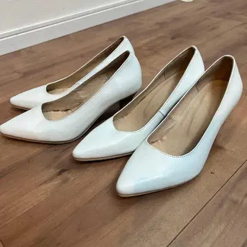 화이트 스틸레토 하이힐