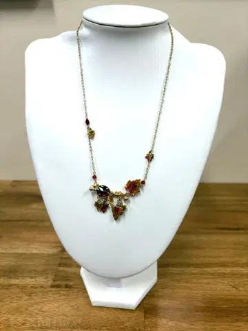 나뭇잎 모티브 목걸이