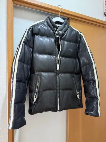 Schott 블랙 다운 자켓 M