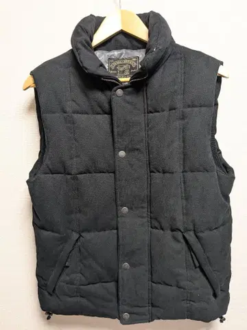 다운 베스트 (수납 가능한 후드 부착)