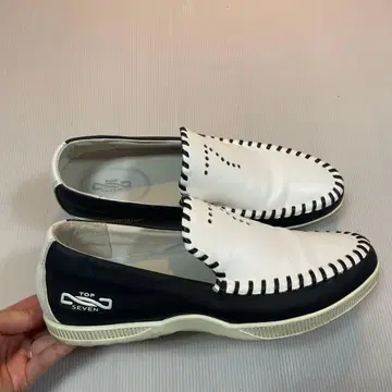 TOP SEVEN 로퍼 화이트/블랙