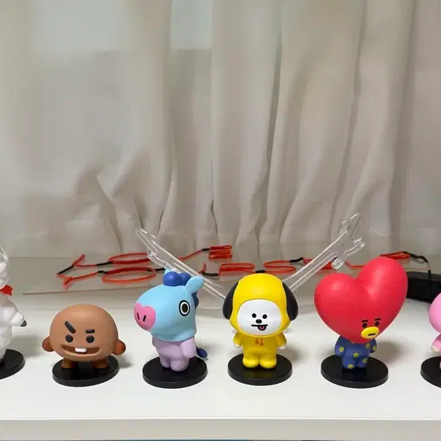 bt21 스탠딩 피규어 세트(치미 타타 코야 쿠키 슈키 망이 알제이)