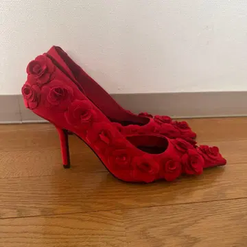 H&M 장미 모티브 빨간색 하이힐
