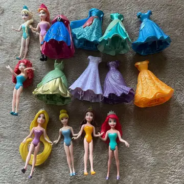 디즈니 프린세스 인형과 드레스 세트