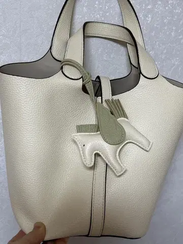 아이보리 가죽풍 숄더백