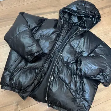 후드 부착 블랙 패딩 자켓