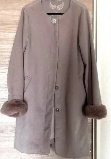 [ 대 세일 ] 핑크 그레이 롱 코트 비쥬 포함