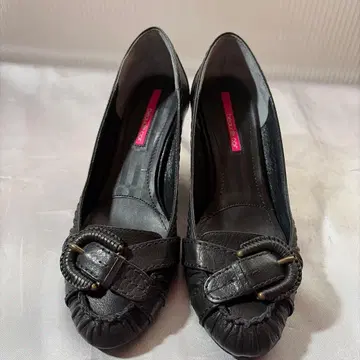 [배송비 포함] 블랙 버클 가죽 하이힐