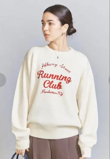 자수 로고 크루넥 니트 풀오버