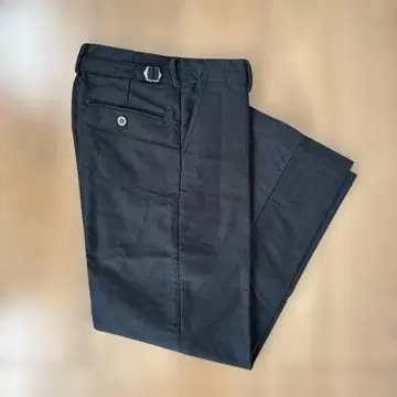 새상품급 오라리 AURALEE 블랙 슬랙스