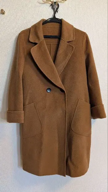 브라운 더블 브레스트 코트